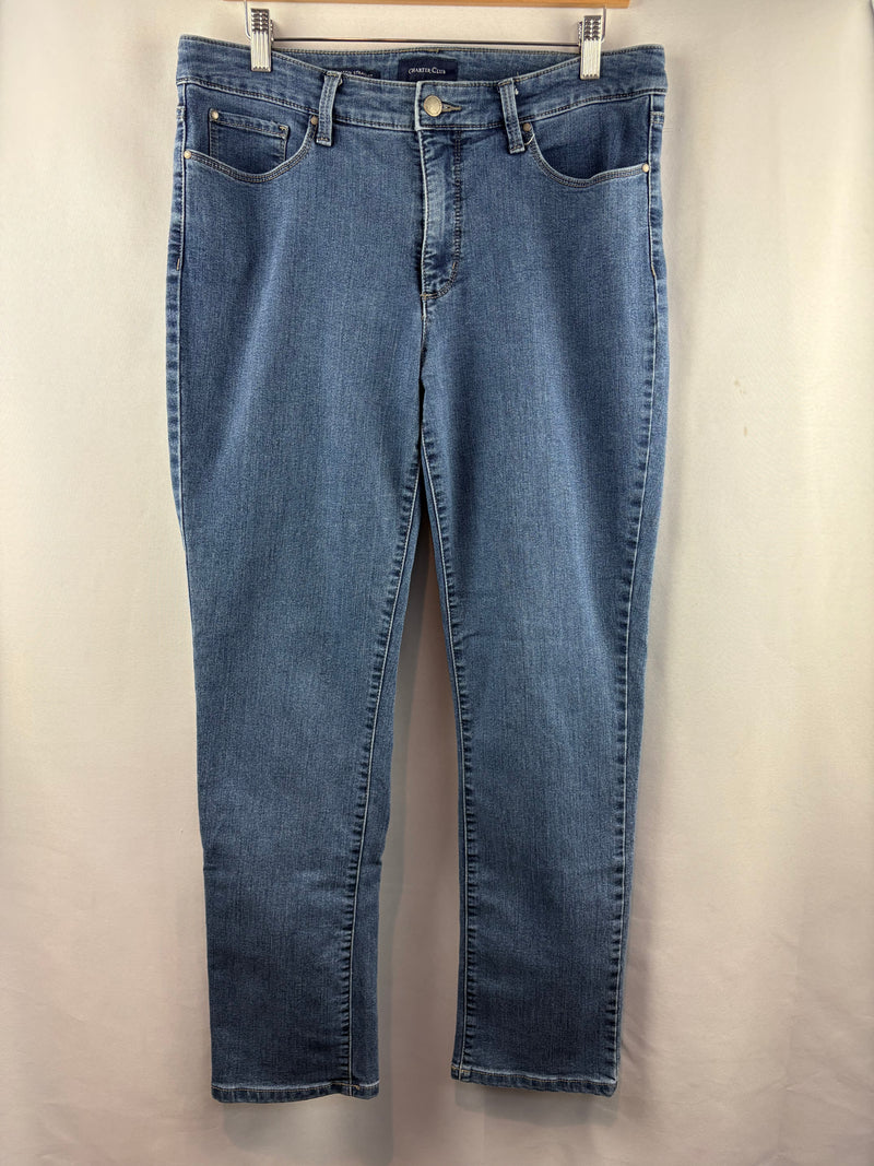 Women’s Charter Club Size 12 Medium Wash Blue Straight Leg Jeans