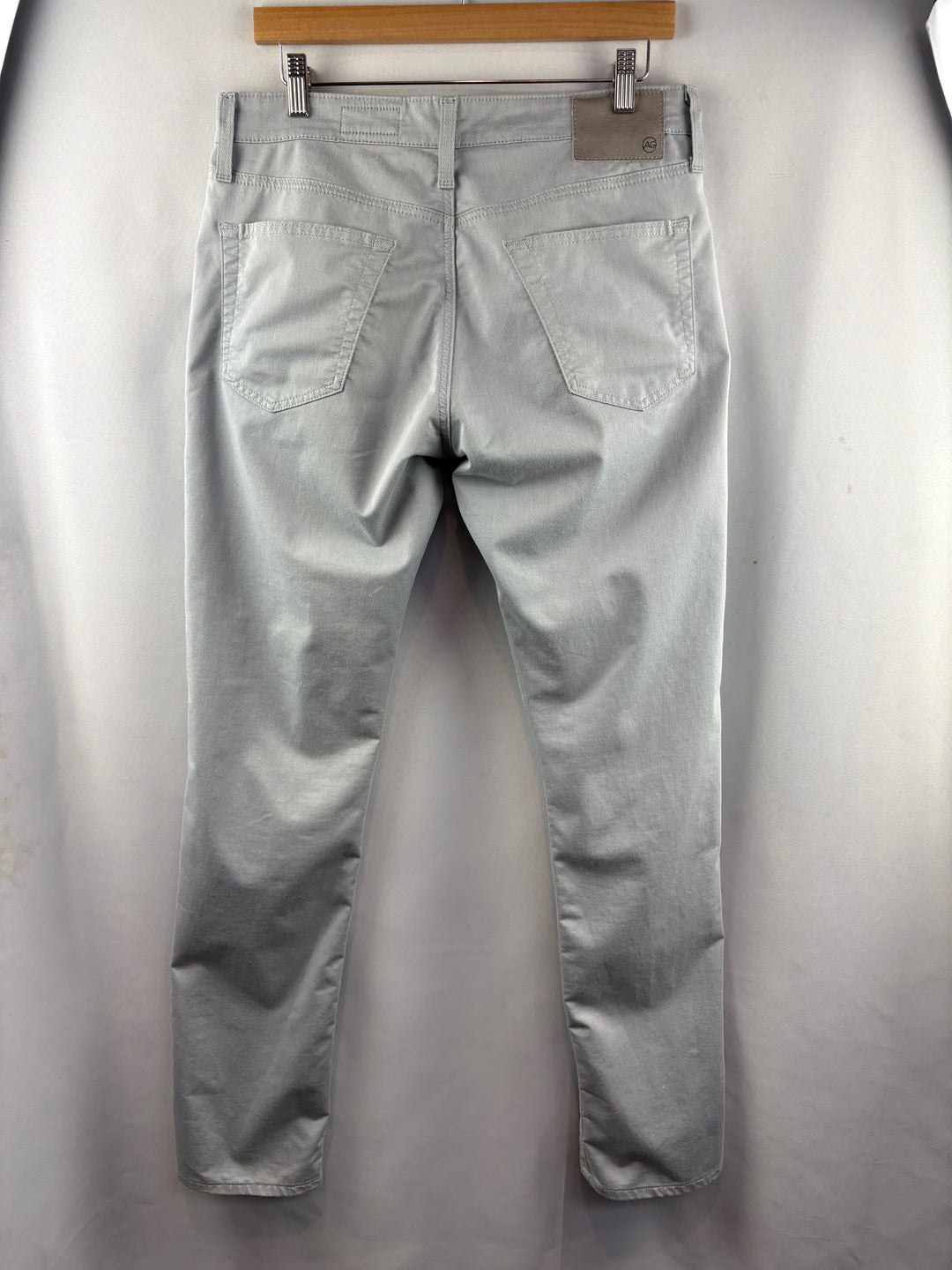 Men’s AG Los Angeles Size 32x34 Light Gray Slacks