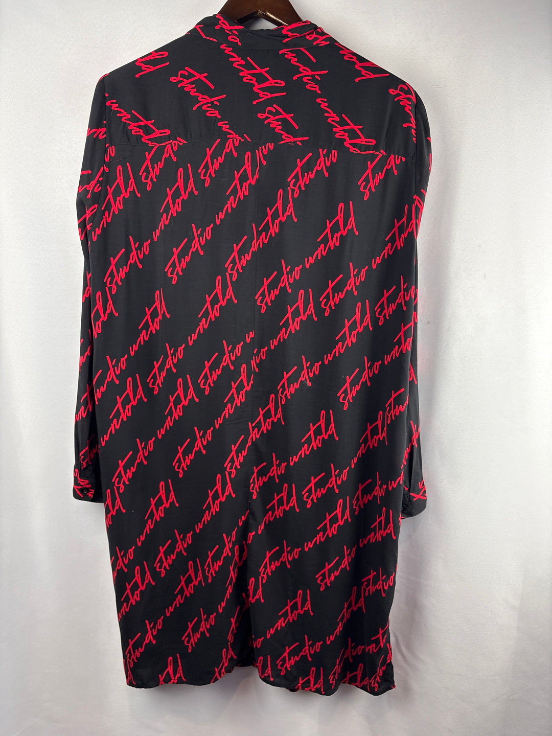 Women’s Studio Untold Size 16/18 Black Graphic ButtonUp Dress