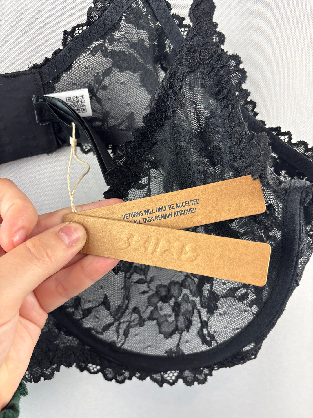 Women’s Skims Size 38C Black Lace Bra w/ Floral Details
