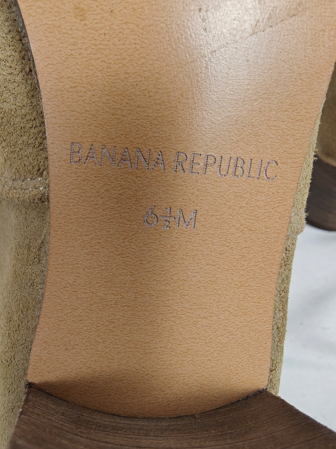 Women Banana Republic Suede Ankle Boots Tan Size 6.5M