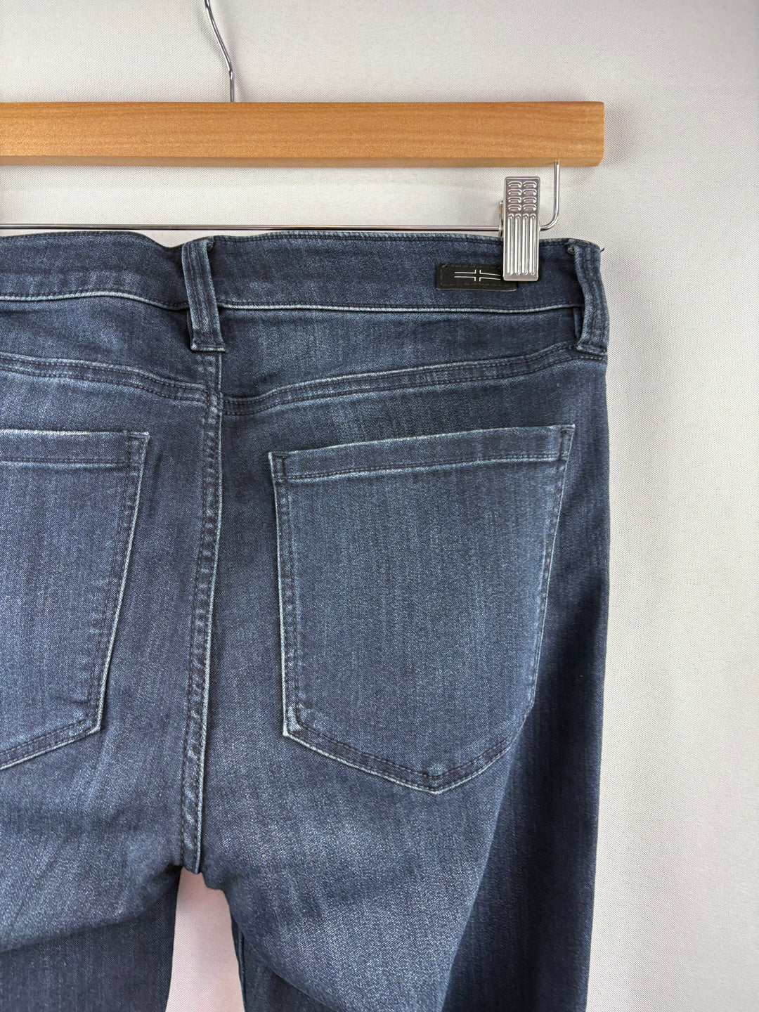 Women’s Liverpool Size 8/29 Dark Blue Skinny Jeans