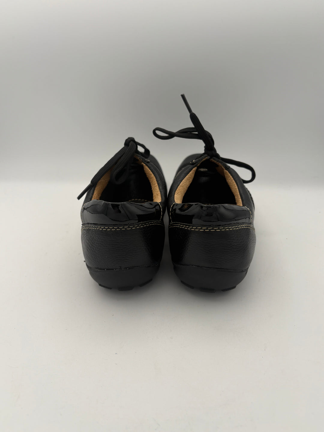 Women’s Naturalizer Size 8 Black Leather Lace Up Shoes
