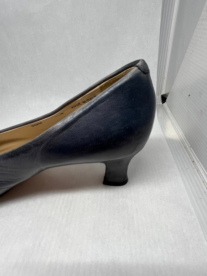 Vintage Bally Navy Blue Leather Pumps Made in Italy Size 6.5