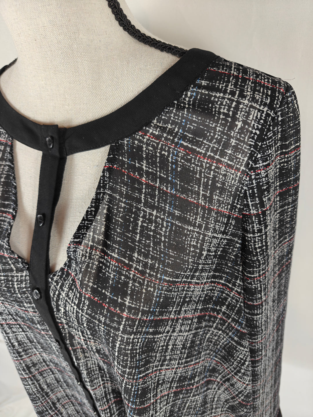 Women’s Elodie Button Front Blouse Black Plaid Size Medium