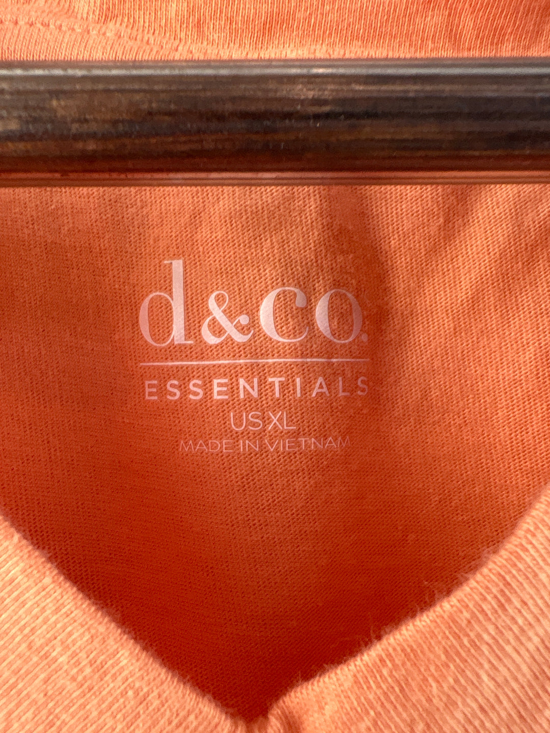 Women’s D&amp;Co XL Pale Orange V-Neck T-Shirt