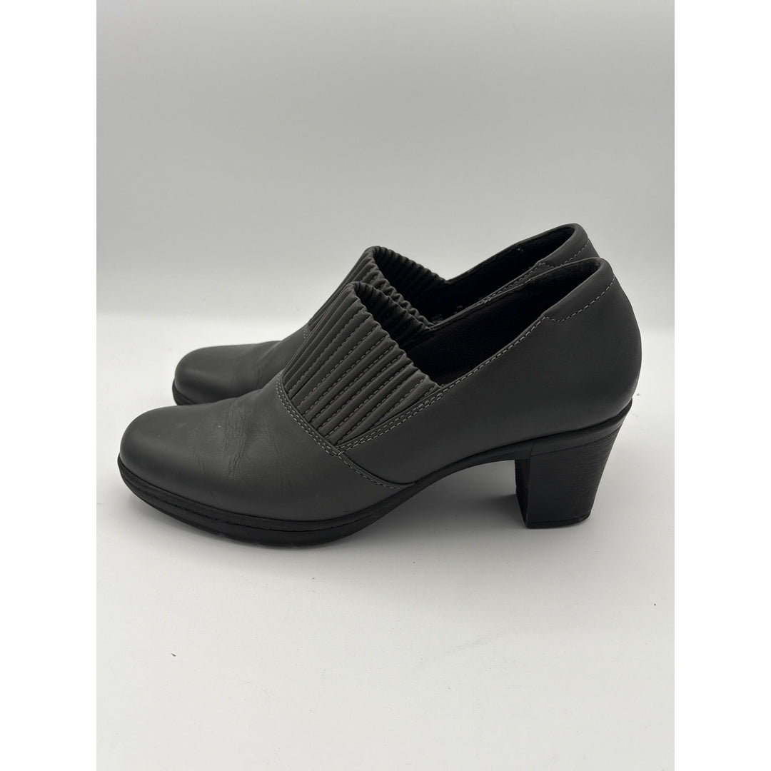 Women’s Clark’s Size 7 Dark Gray Leather Heeled Loafers