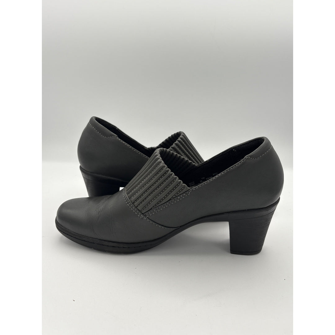 Women’s Clark’s Size 7 Dark Gray Leather Heeled Loafers