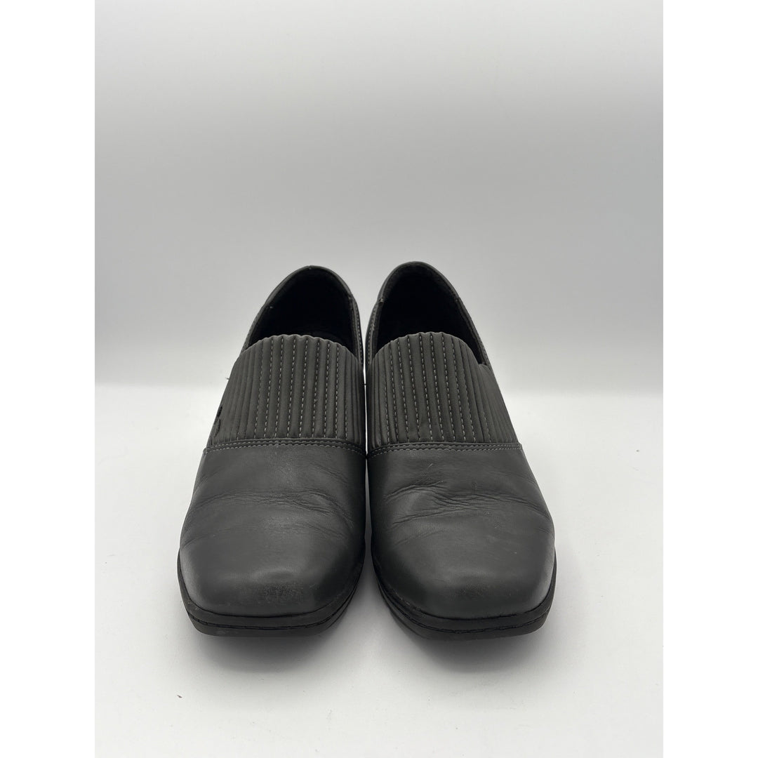 Women’s Clark’s Size 7 Dark Gray Leather Heeled Loafers