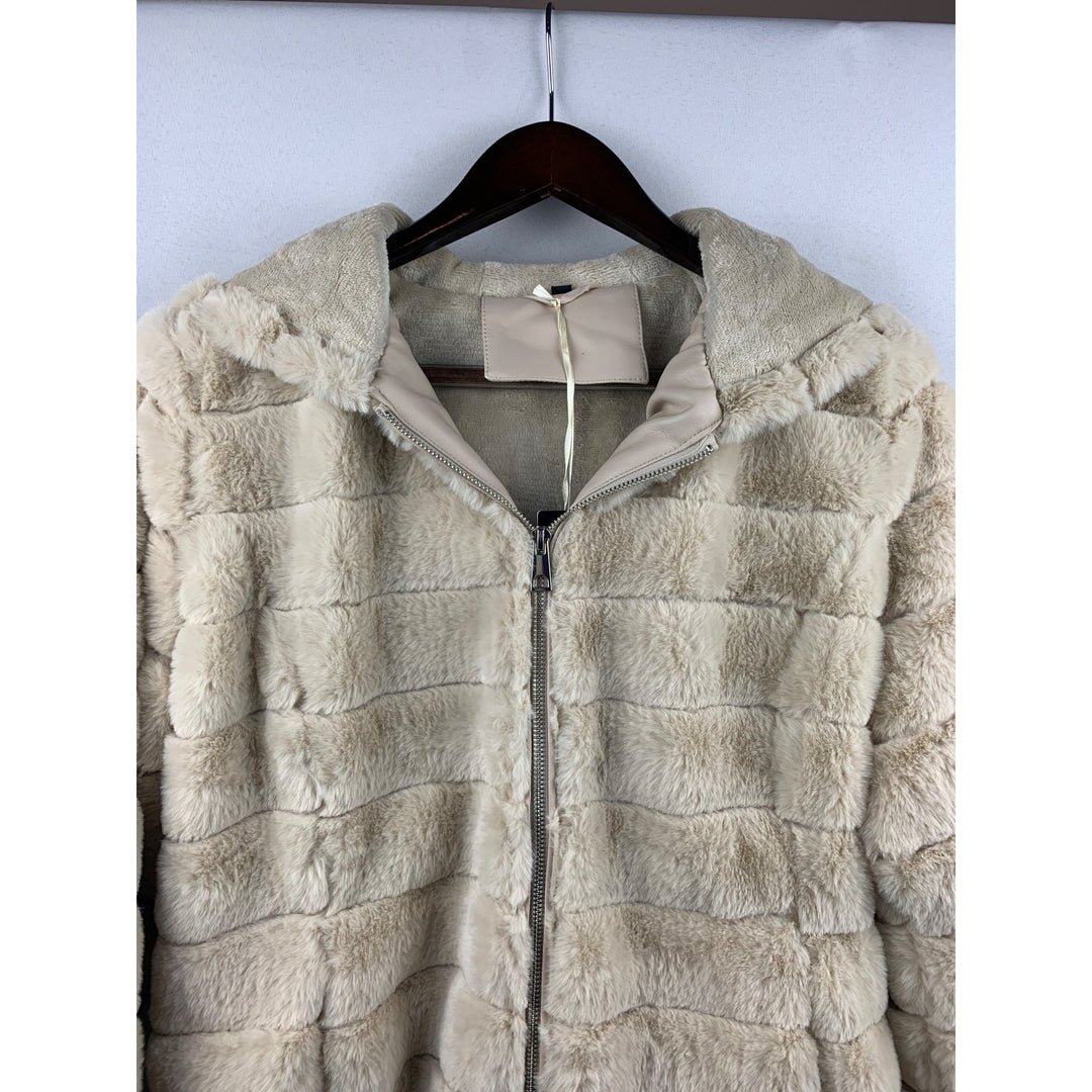 Women’s NWT Giolshon Cream Faux Fur Sweater with Hoodie Size L