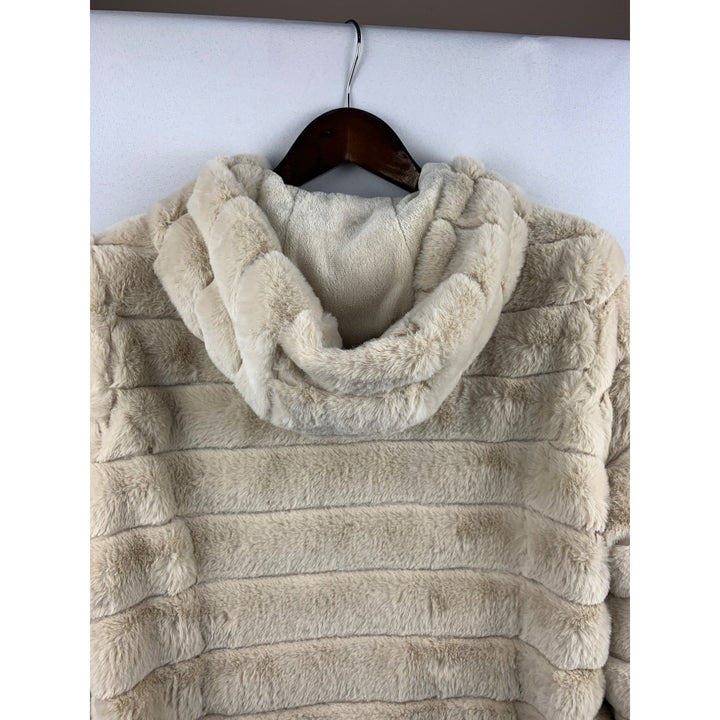 Women’s NWT Giolshon Cream Faux Fur Sweater with Hoodie Size L