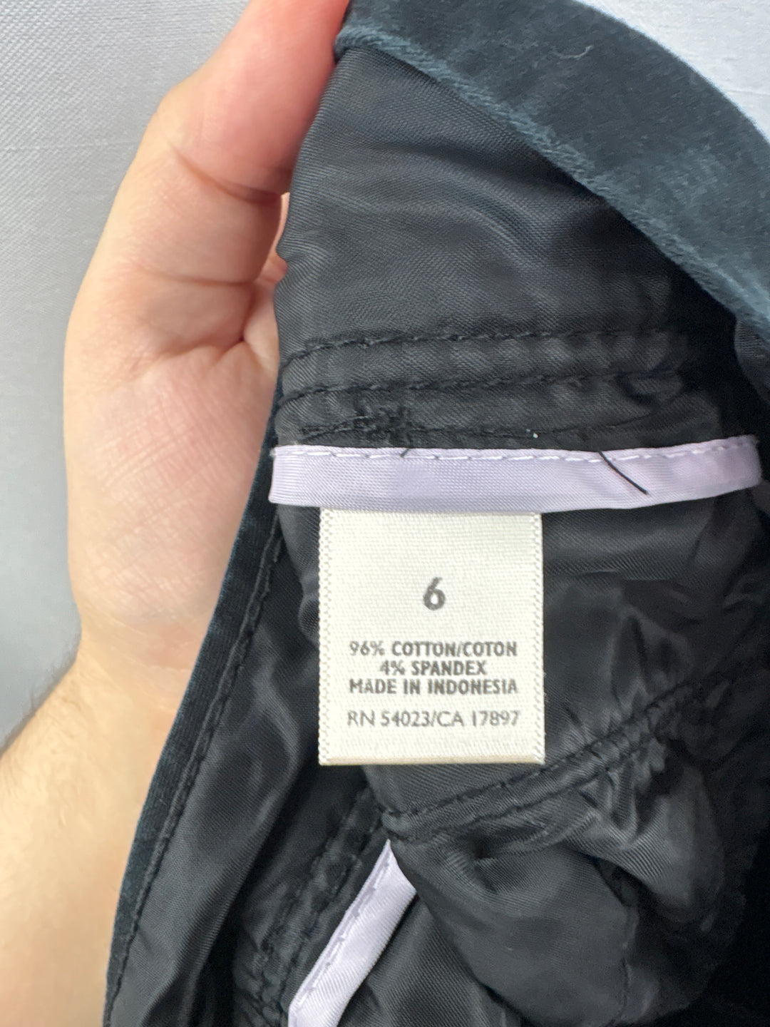 Women’s Old Navy Size 6 Low-Waisted Black Wide Leg Pants