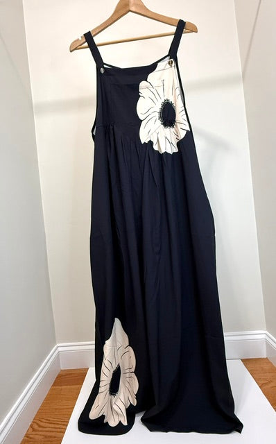 Oversized Minimalist Floral Overalls – Black with Cream Flowers  SzXL (NWT)