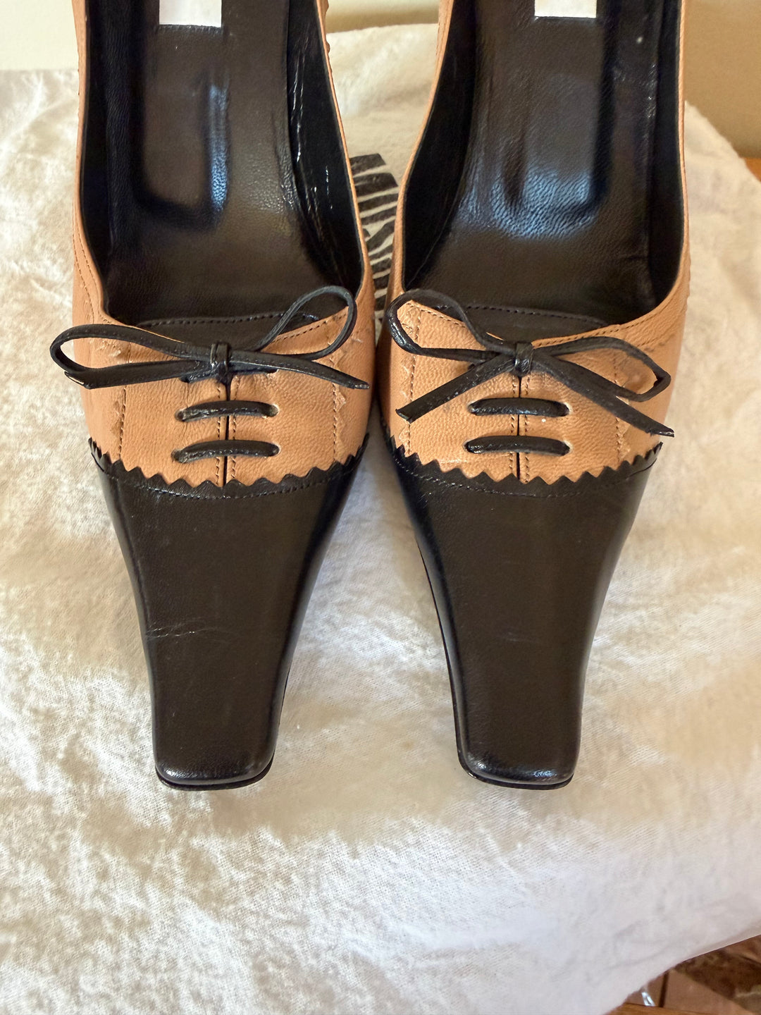 Vintage Moschino Two-Tone Leather Bow Pumps Size 39