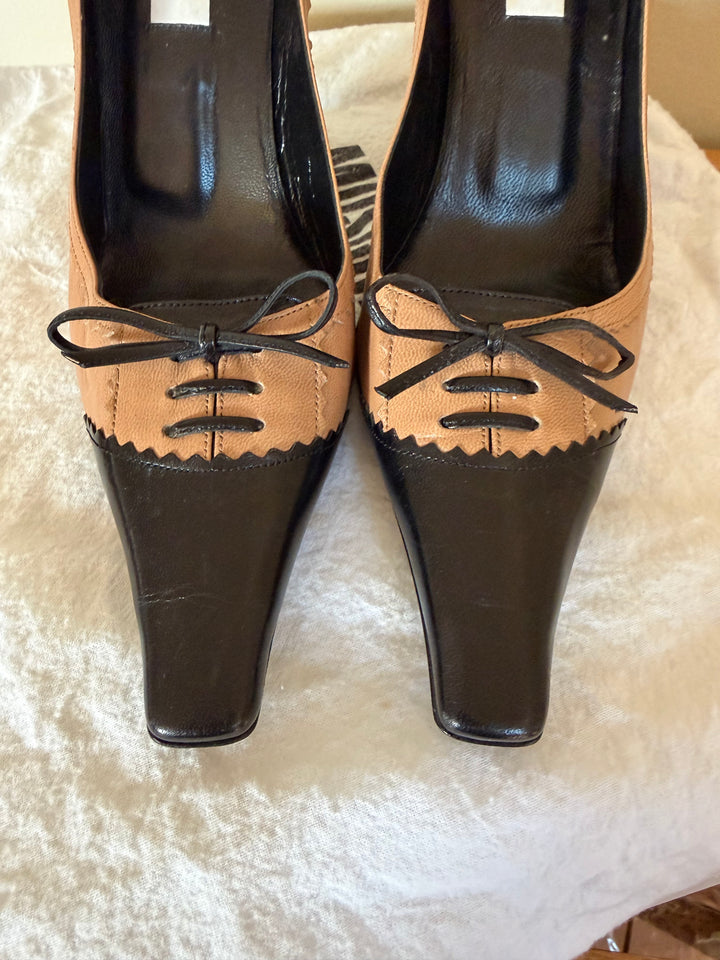Vintage Moschino Two-Tone Leather Bow Pumps Size 39