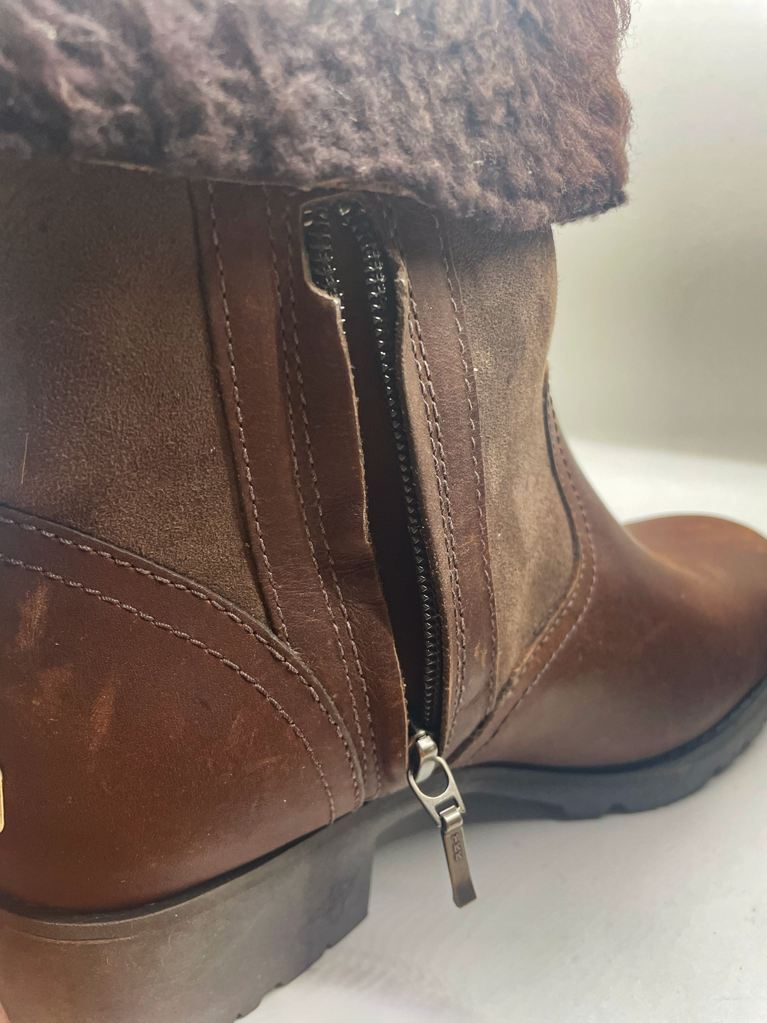UGG Bellevue 1914 Brown leather Boots Womens US 8 Discontinued Shearling Heel Foldover