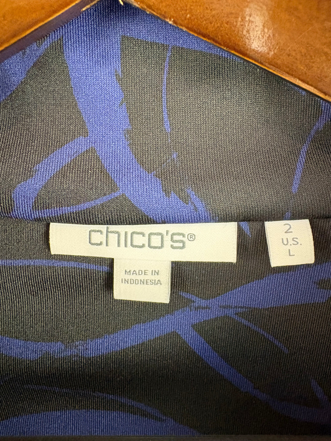Women’s Chico’s Large Black & Blue Swipe Pattern Half Zip Athletic Shirt