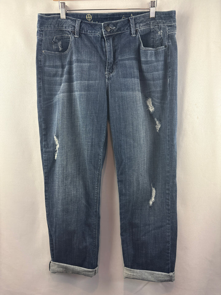 Women’s Hot in Hollywood Size 14 Medium Wash Blue Jeans