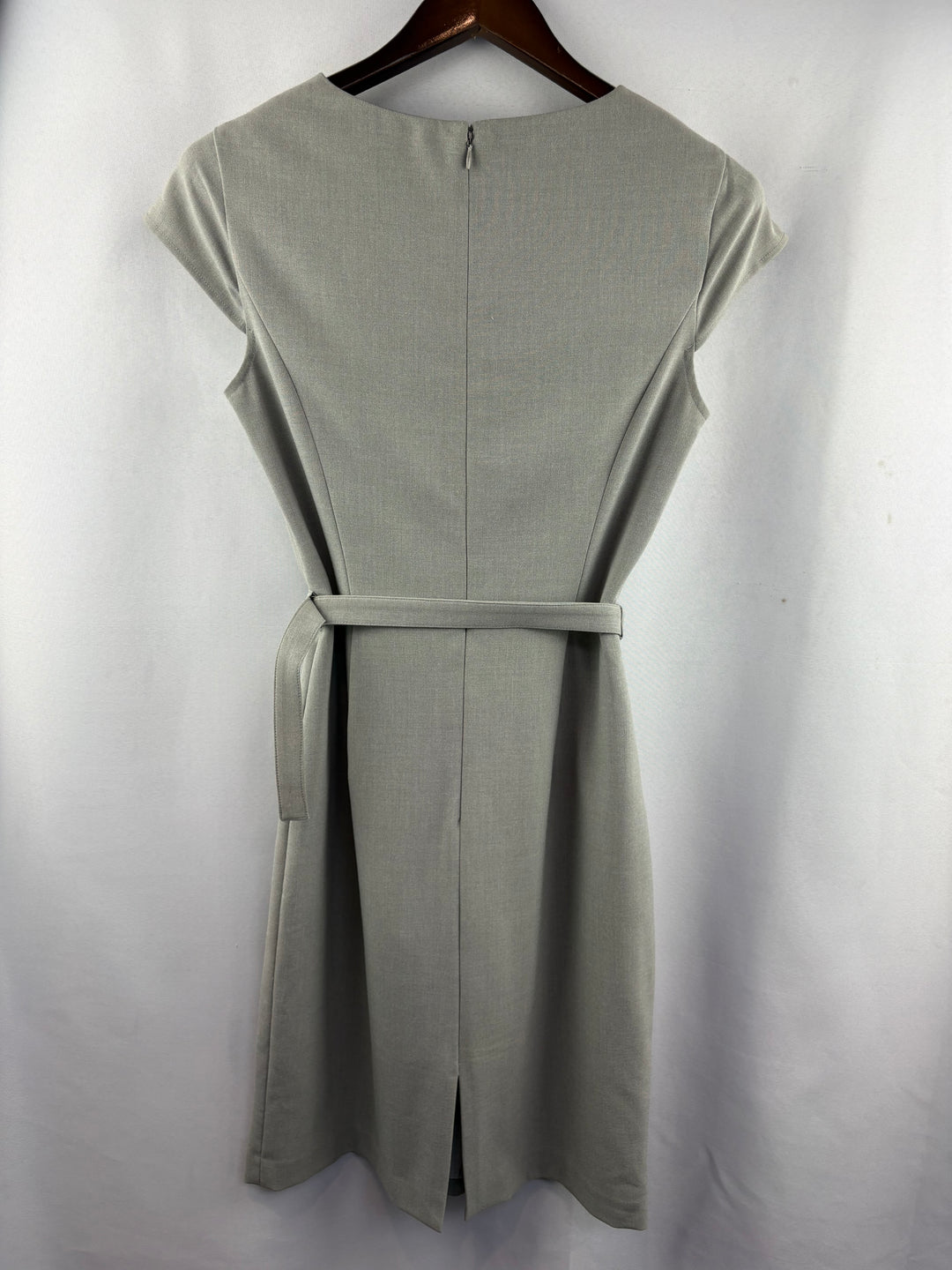 Women’s Calvin Klein Size 6 Light Gray Sheath Dress