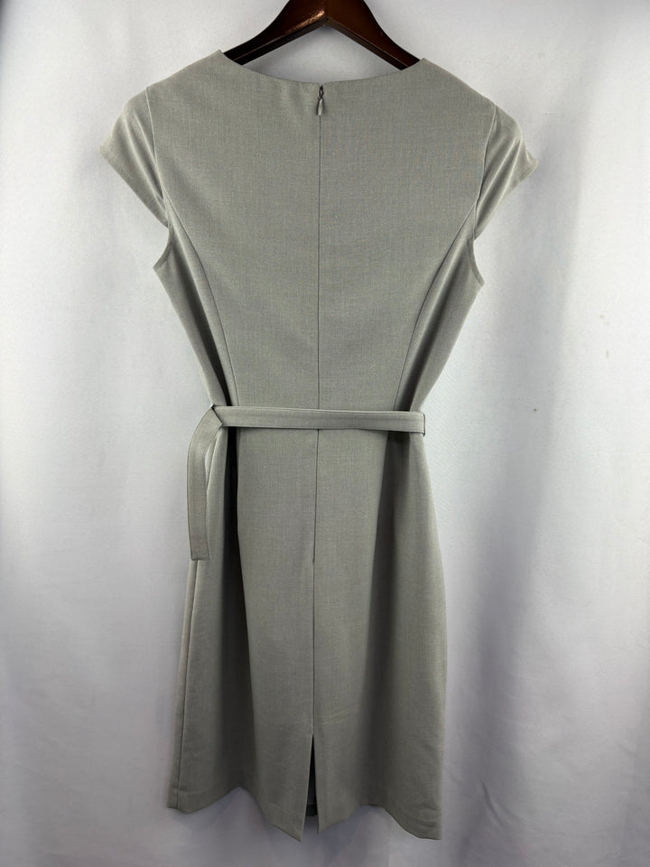 Women’s Calvin Klein Size 6 Light Gray Sheath Dress