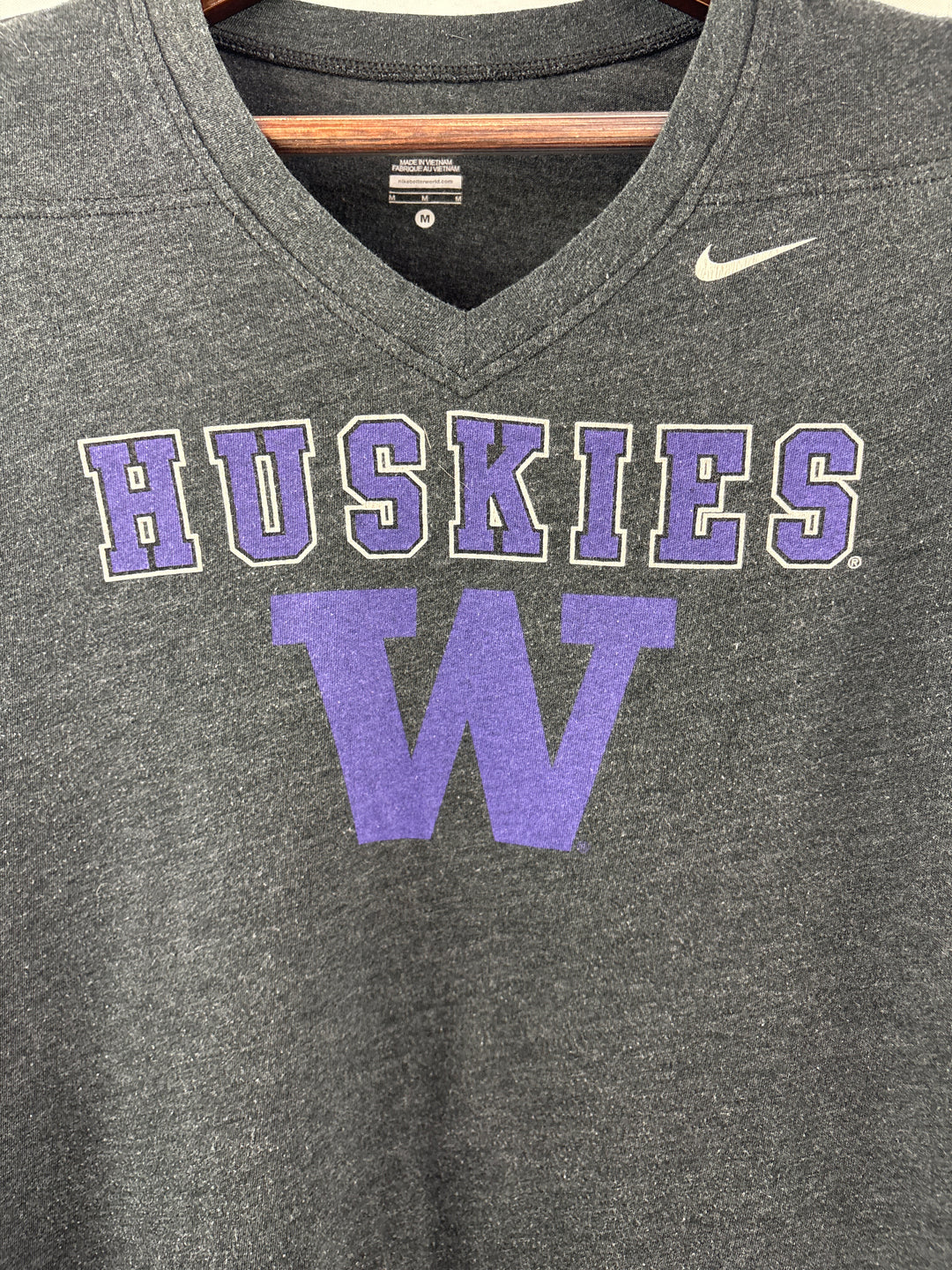 Women’s Nike Medium Gray Huskies V-Neck Shirt