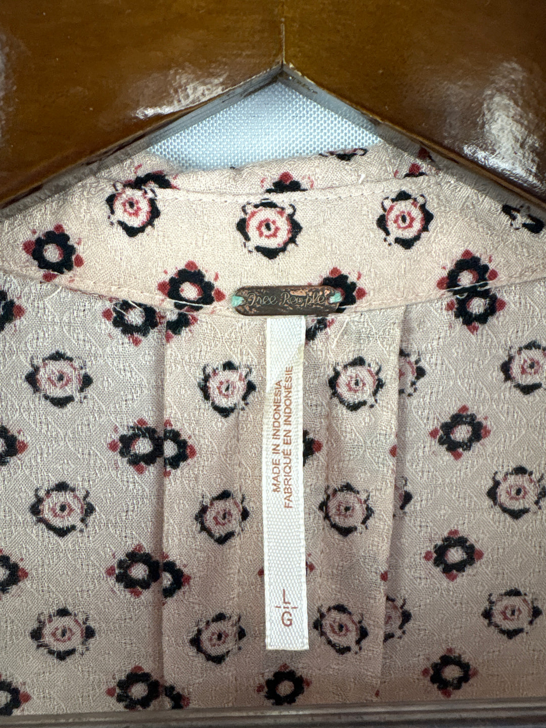 Women’s Free People Large Beige Paisley Patterned Blouse