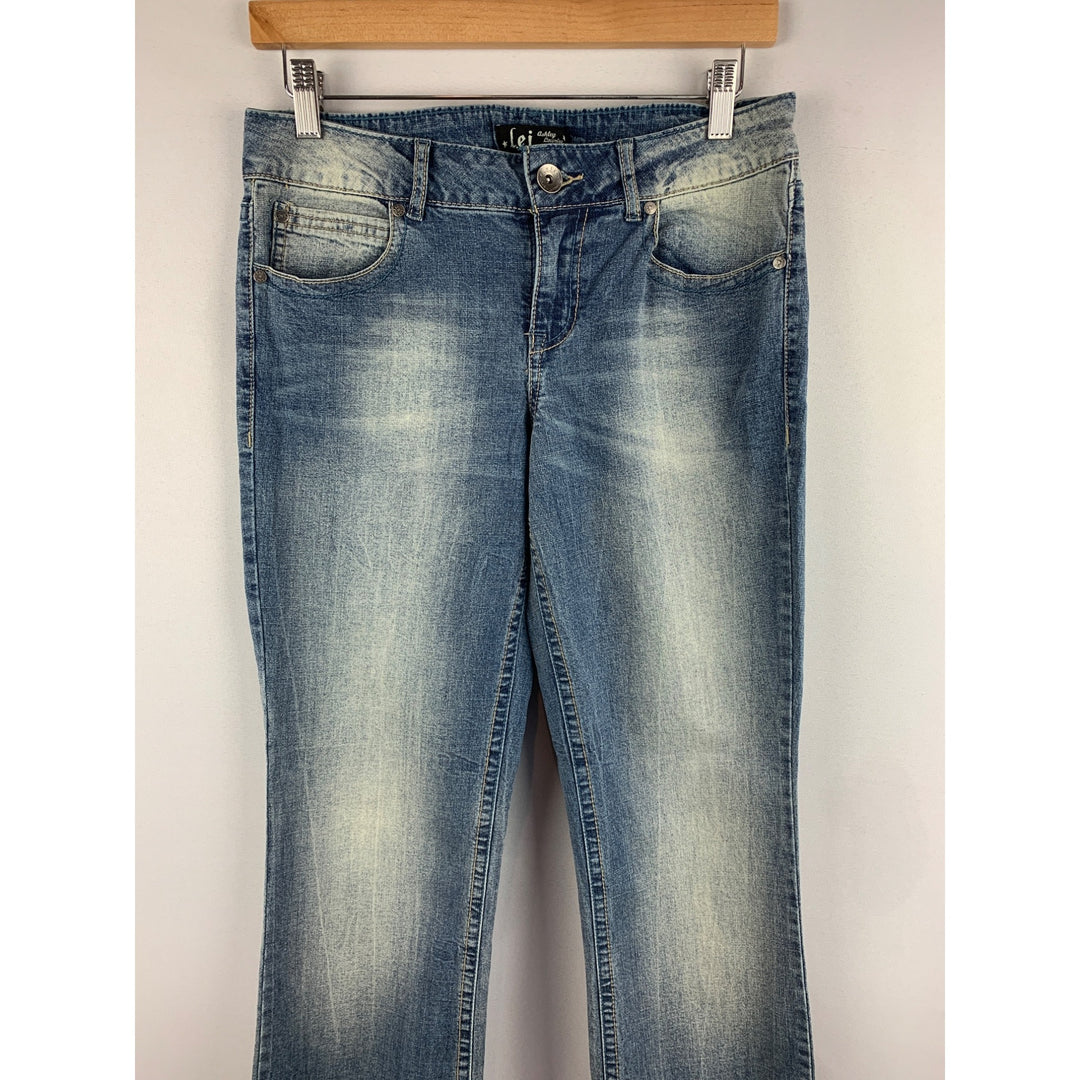 L.E.I. Ashley Lowrise Bootcut Junior Jeans Size 9