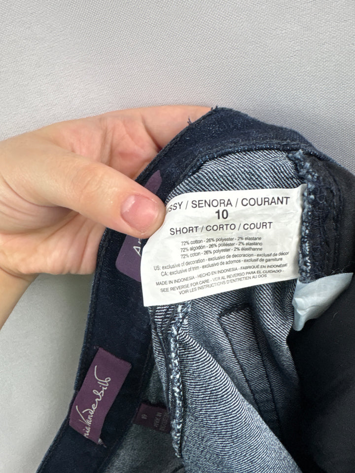 Women’s Gloria Vanderbilt Size 10 Dark Blue Straight Leg Jeans