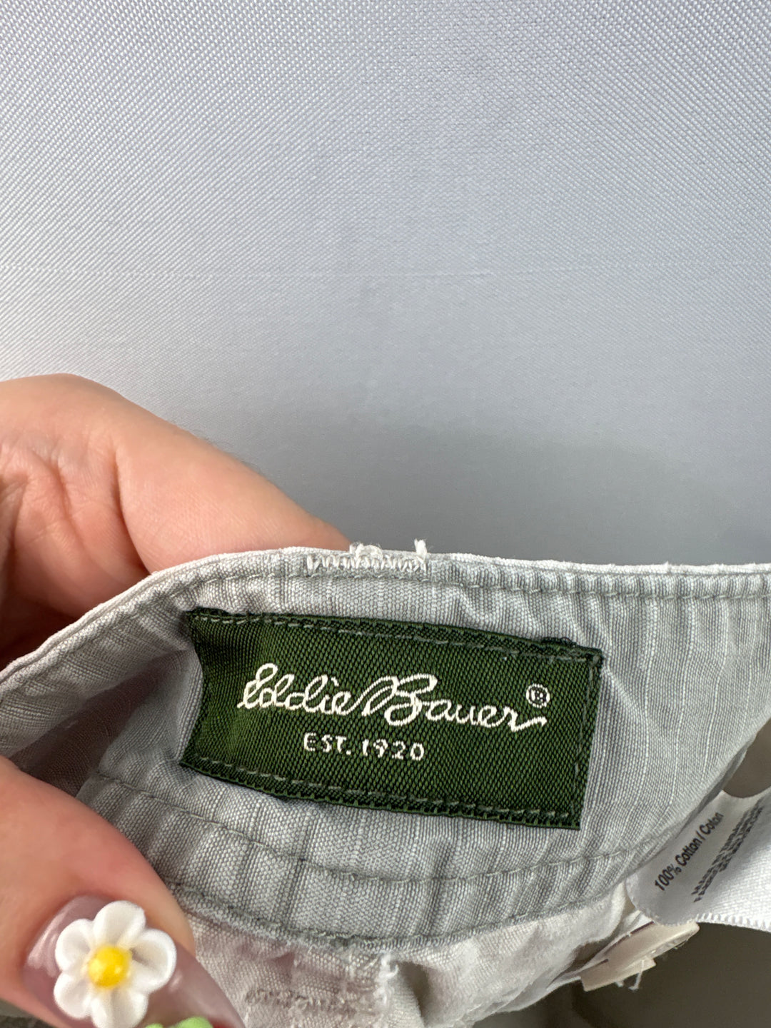 Women’s Eddie Bauer Size 4 Light Khaki Shorts