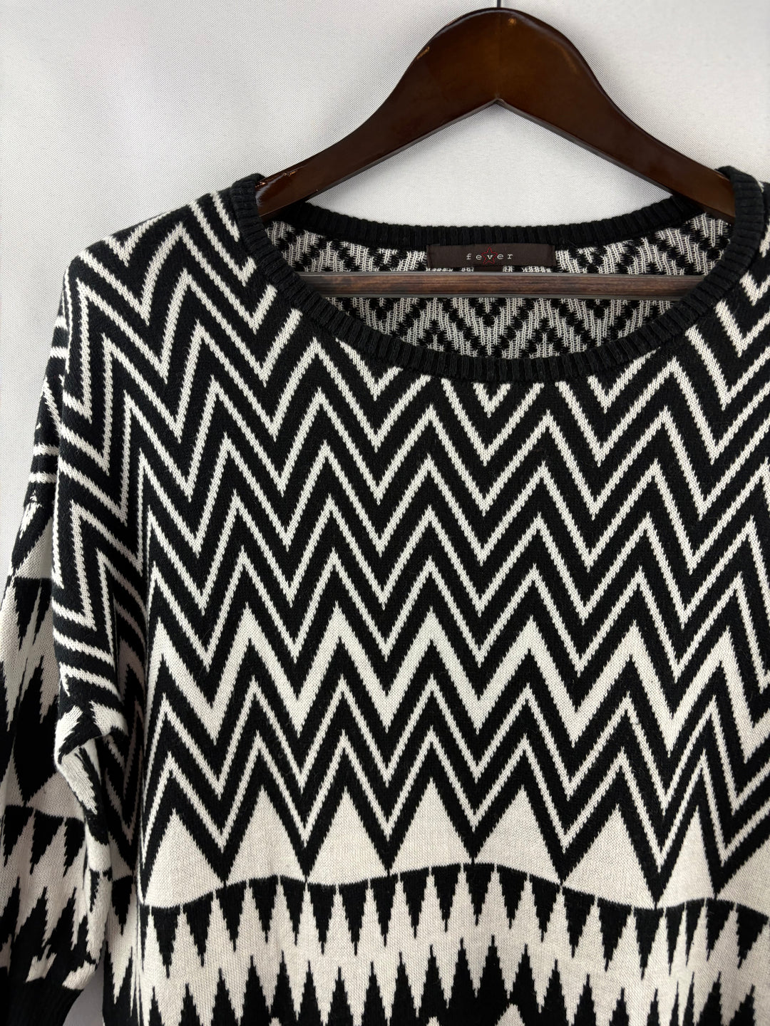 Women’s Fever Small Black & White Abstract Pattern Sweater