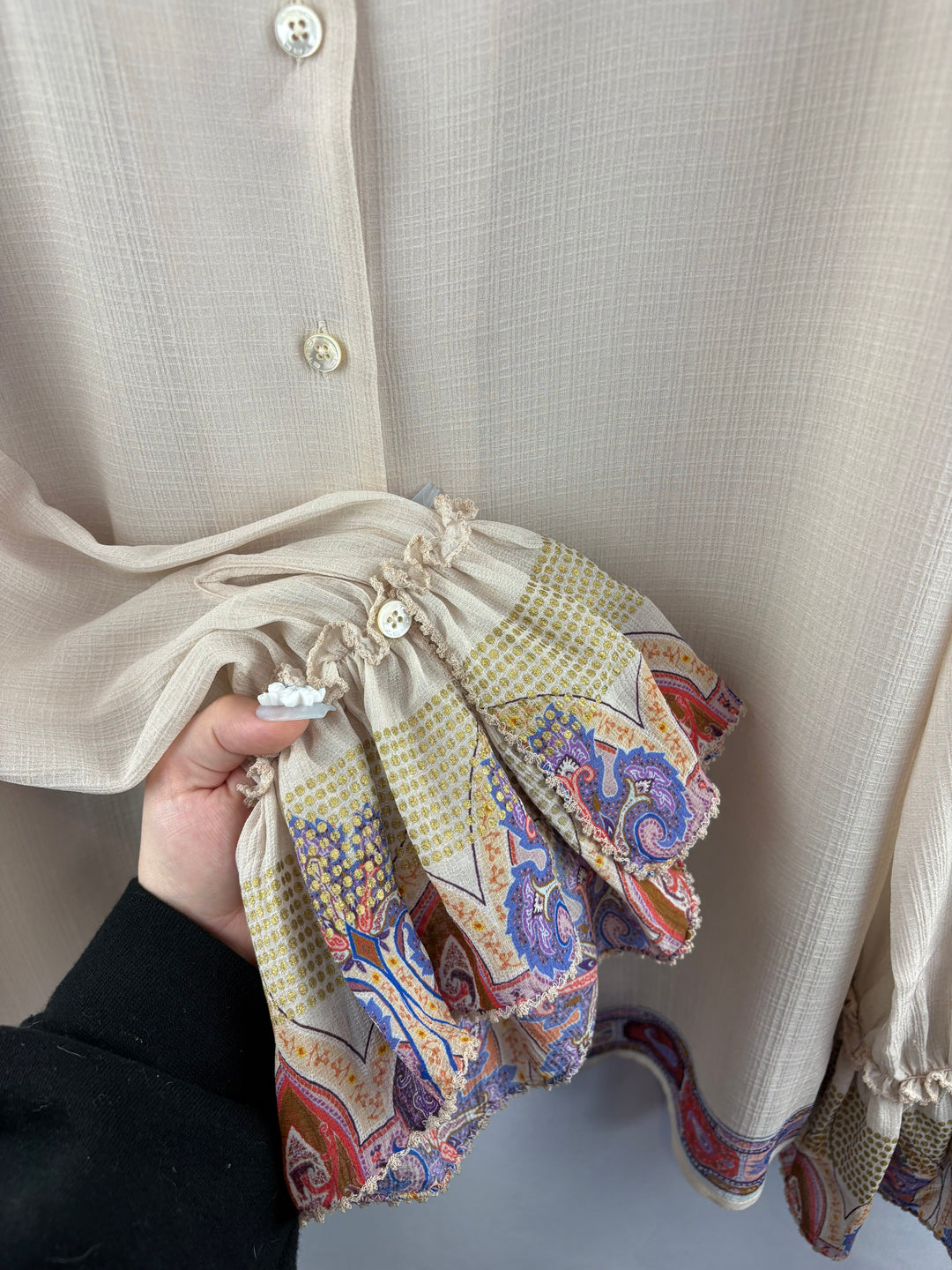 Women’s ETRO Size 14 Beige Button Up Blouse w/ Paisley Pattern
