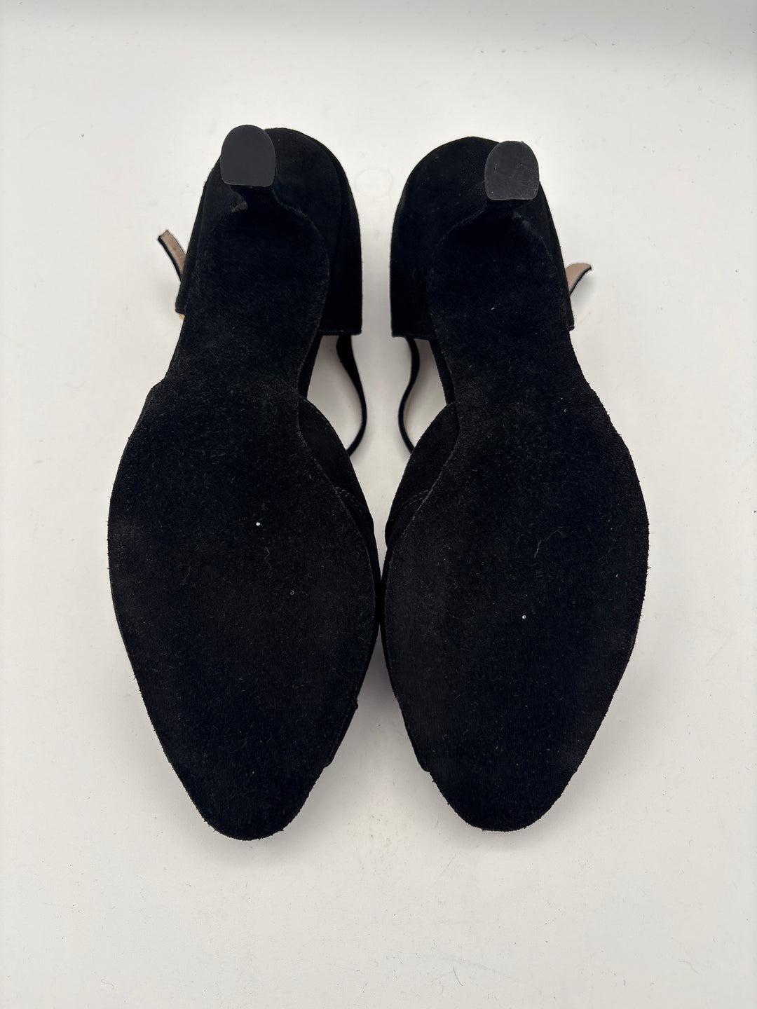 Women’s Arika Nerguiz Size 8.5 Black Suede Black Kitten Heel
