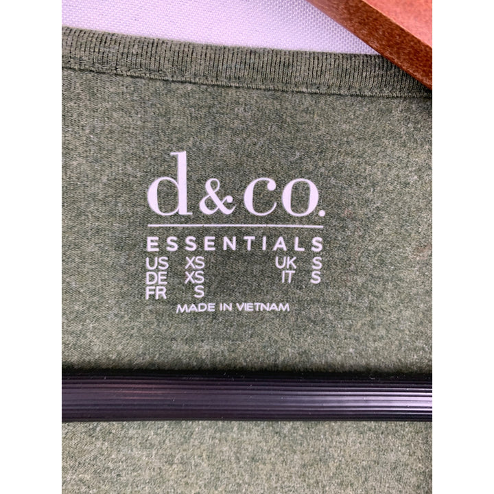 D&Co Essentials Green Long Sleeve Crewneck Top S