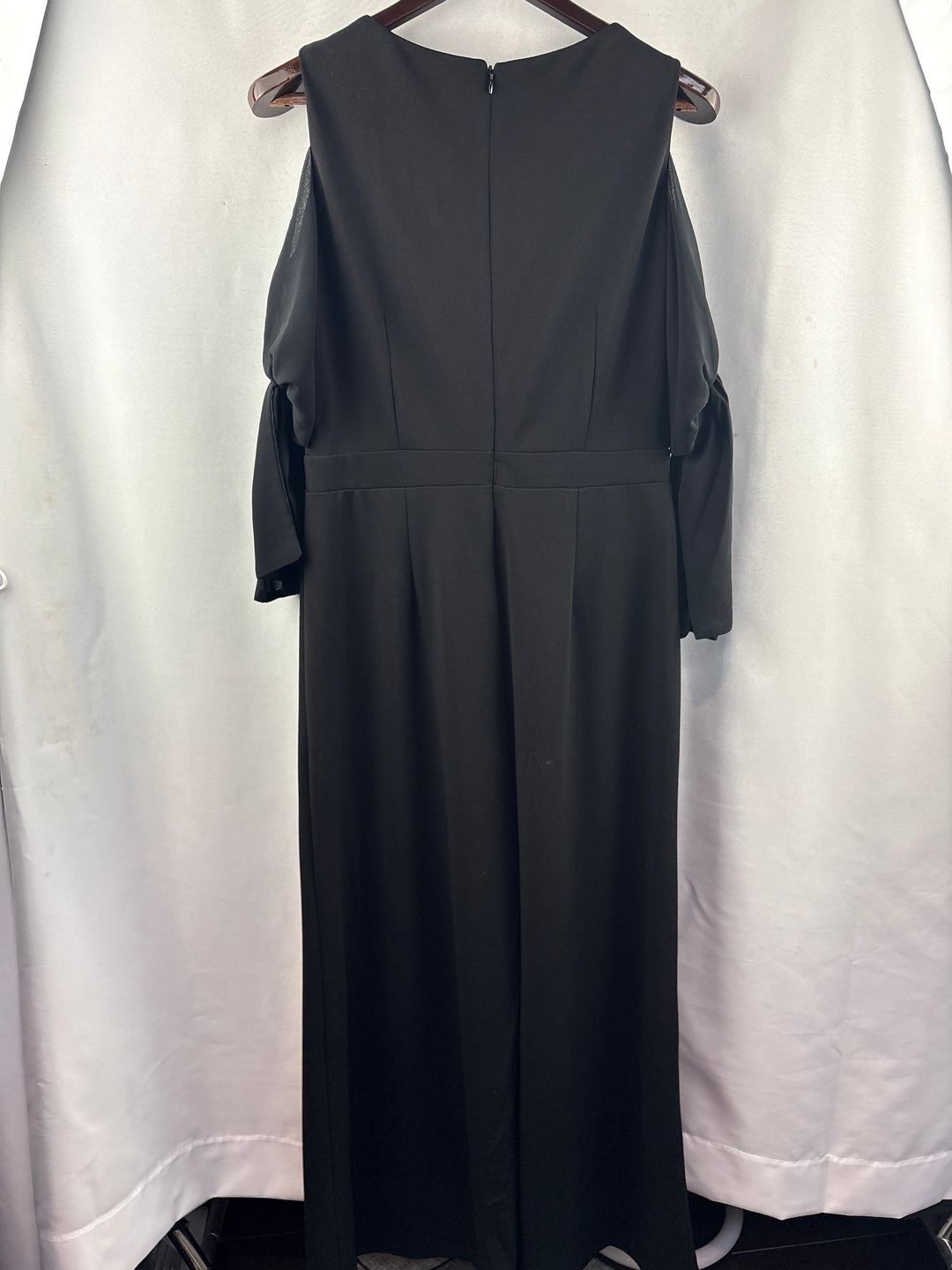 Women’s Taylor Size 8 Black Pantsuit w/ Shoulder Cutouts