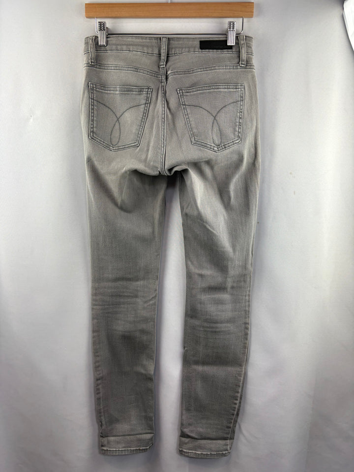Women’s Calvin Klein Size 4x32 Light Gray Skinny Jeans