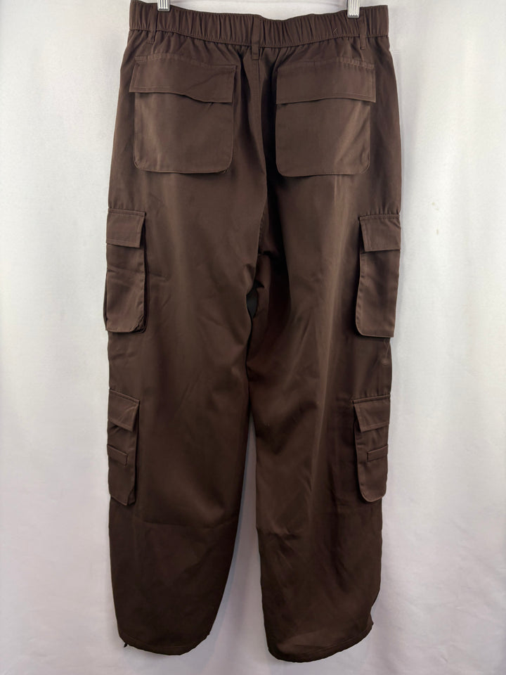 Women’s Halara Large Chocolate Brown Cargo Pants