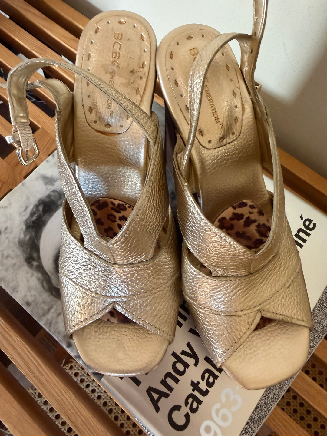 BCBG Max Azria Generation Gold Leather Platform Sandals Wood Heels Y2K Size 7.5B