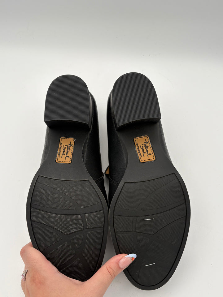 Women’s Natural Soul Size 8.5 Black Leather Heeled Mules