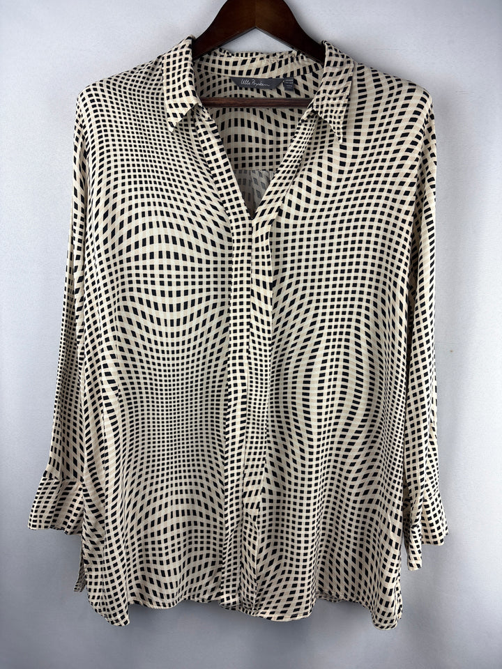 Women’s Ulla Popken Size 16/18 Cream Beige Black Patterned Blouse