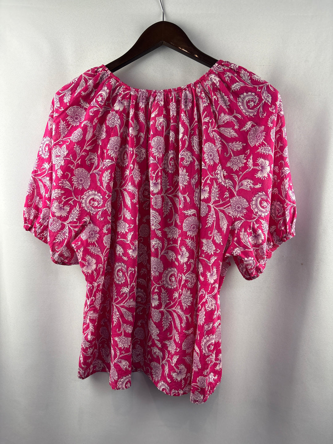 Women’s Destination 365 XL Hot Pink Paisley Blouse