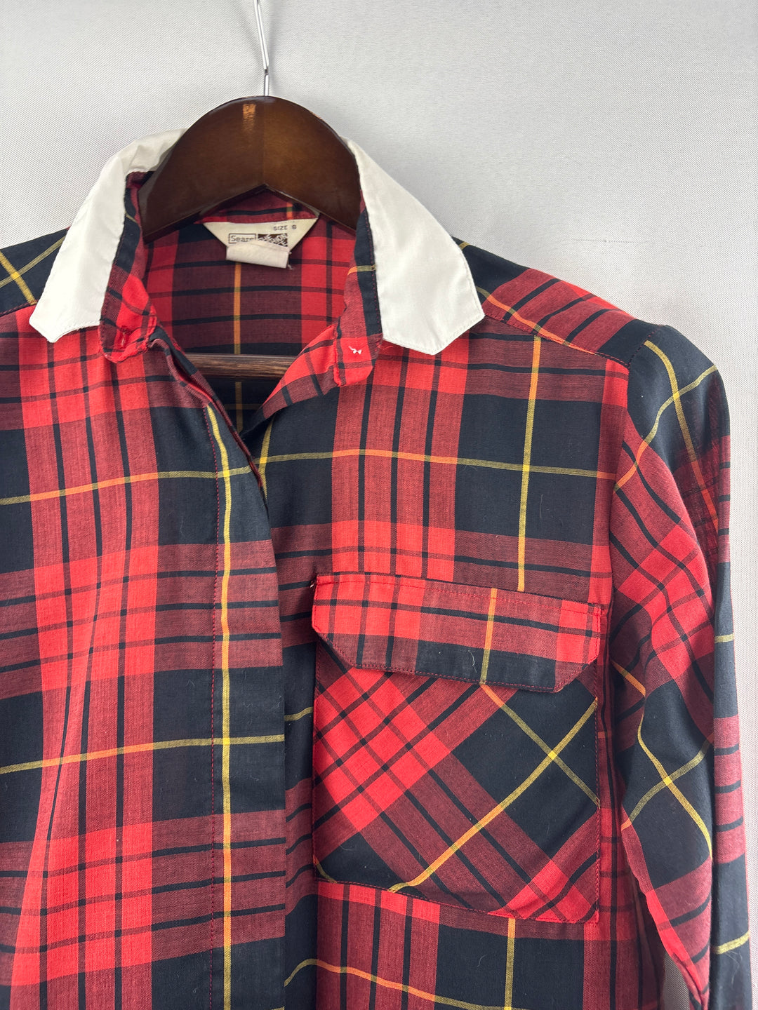 Women’s Sears Size 8 Red &amp; Black Plaid Button Up