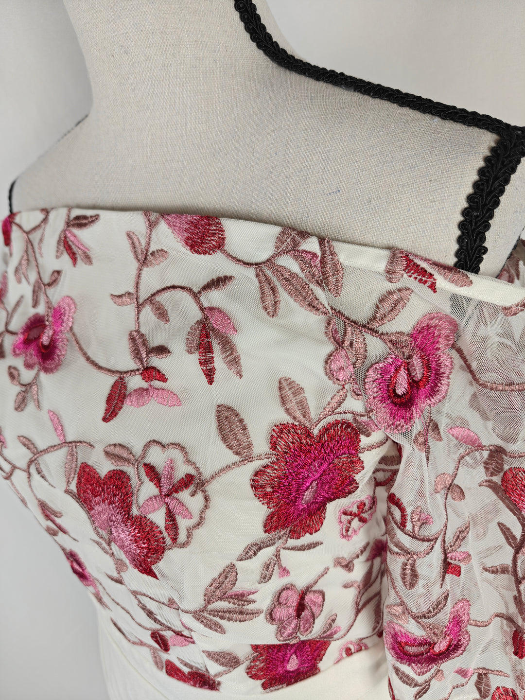 Women’s Little Mistress Off Shoulder Floral Embroidered Maxi Dress Ivory Pink Size 6