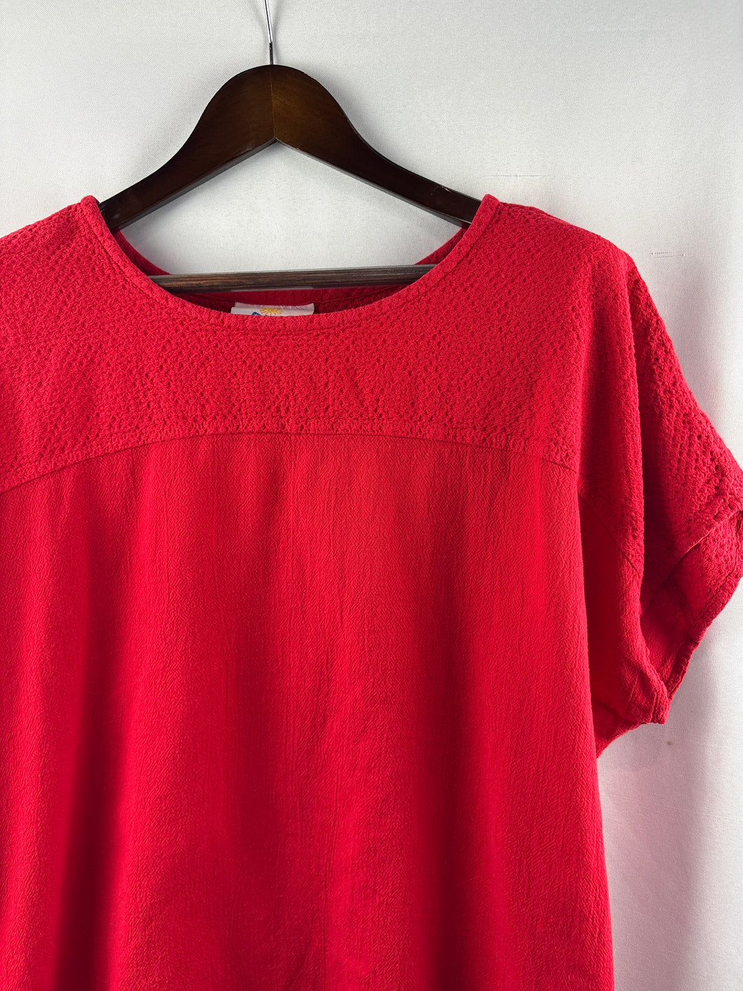 Women’s Dunes Size 1X Bright Red Short Sleeve Blouse