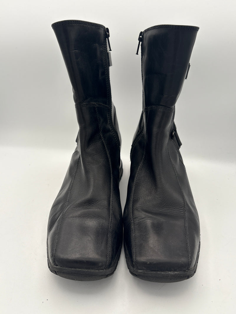 Women’s Clark’s Size 9.5 Black Leather Calf Flat Boots