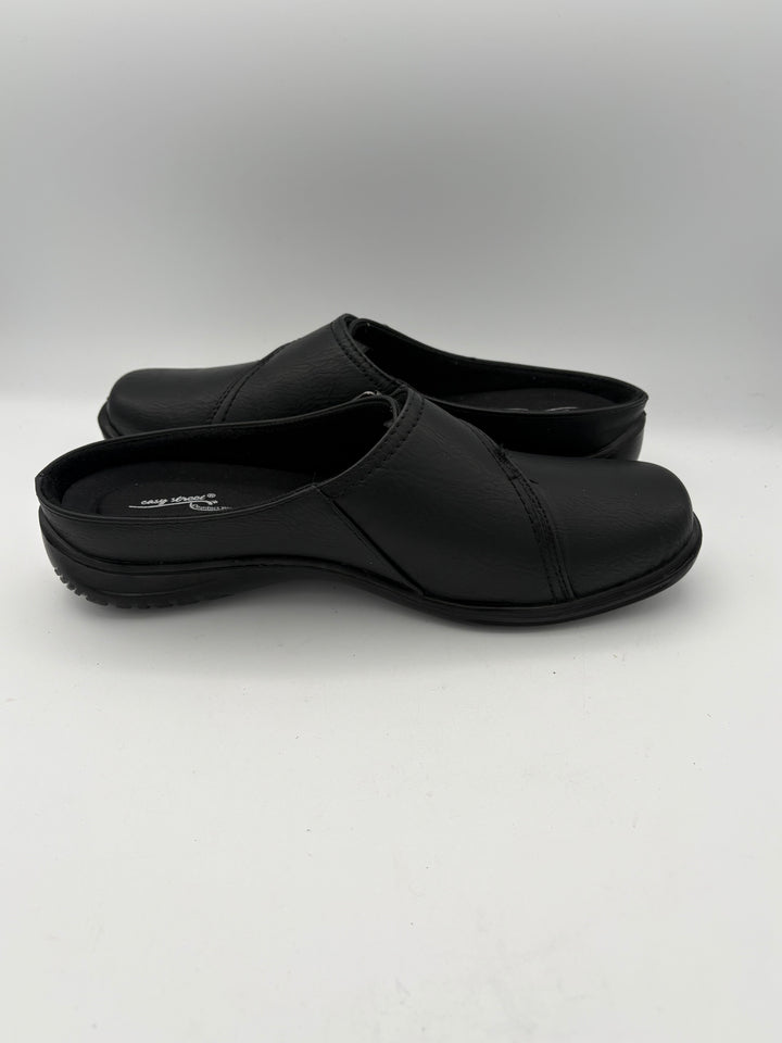 Women’s Easy Street Size 8 Black Leather Slip On Shoes