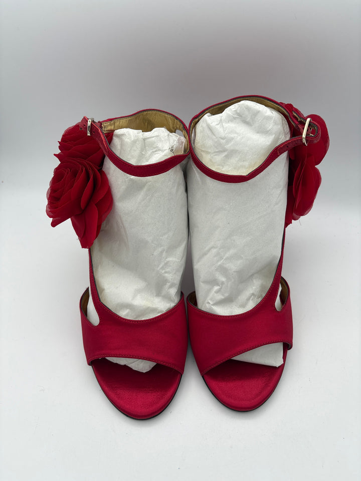 Women’s Ros Hommerson Size 9 Bright Red Satin Flower Pumps