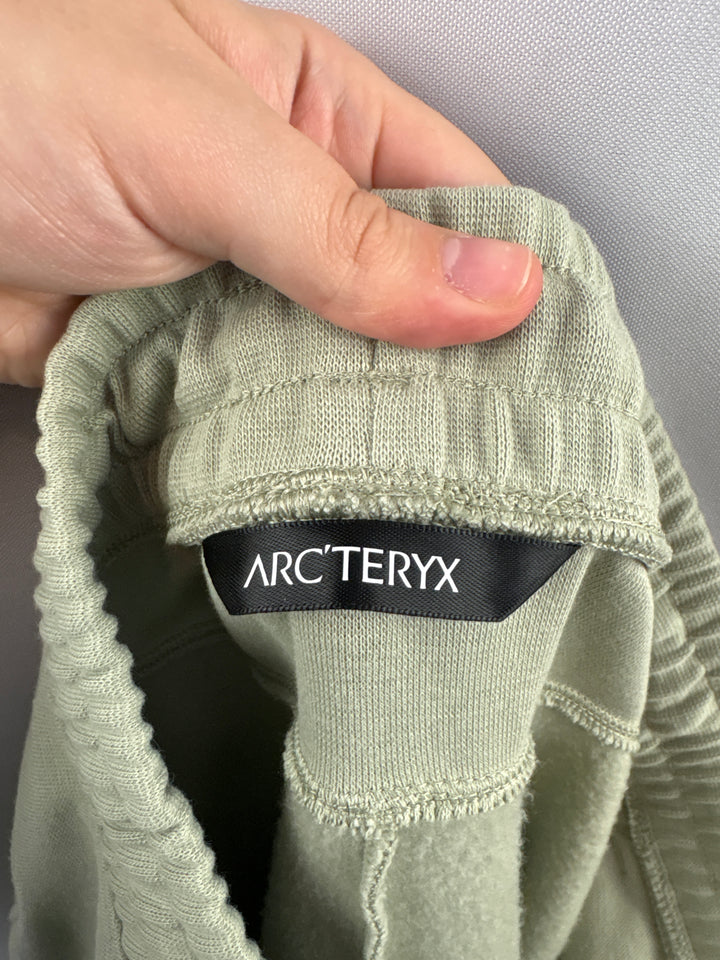 Women’s Arc’Teryx Size 8 Pale Green Fleece Joggers