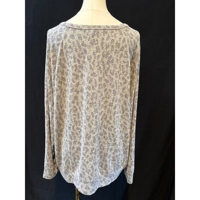 Women’s Buffalo Grey Leopard Print Long Sleeve Shirt Sz XL