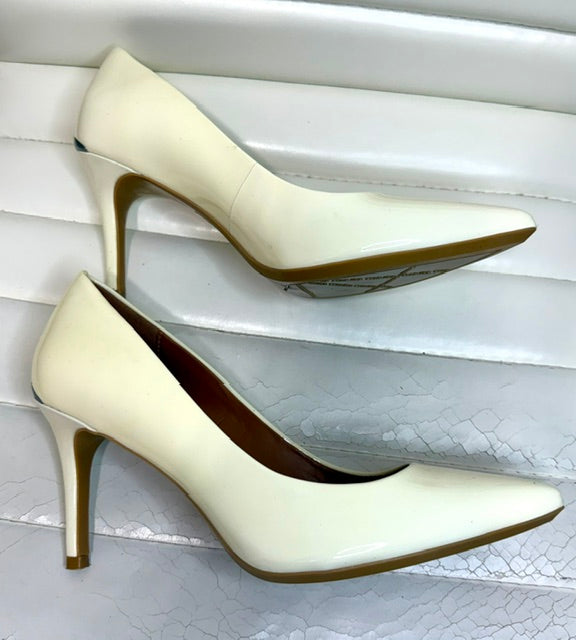 Calvin Klein Cream Patent Leather Pumps Sz7