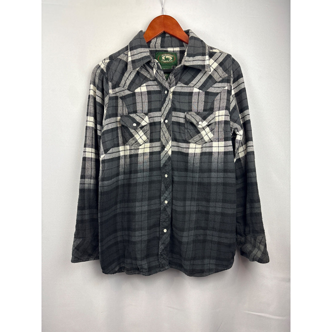 Women’s Stillwater Supply Co. Medium White, Black & Gray Ombré Snap Button Up